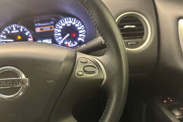 2015 Nissan Pathfinder ST R52