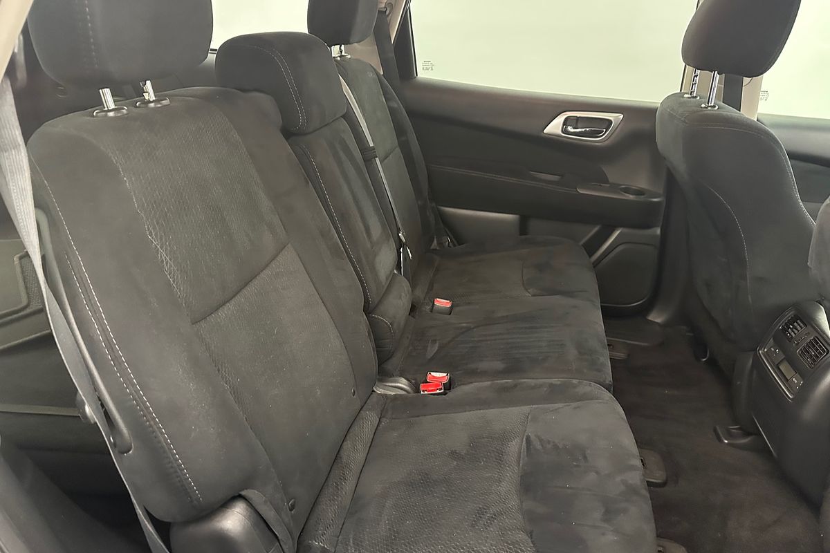 2015 Nissan Pathfinder ST R52