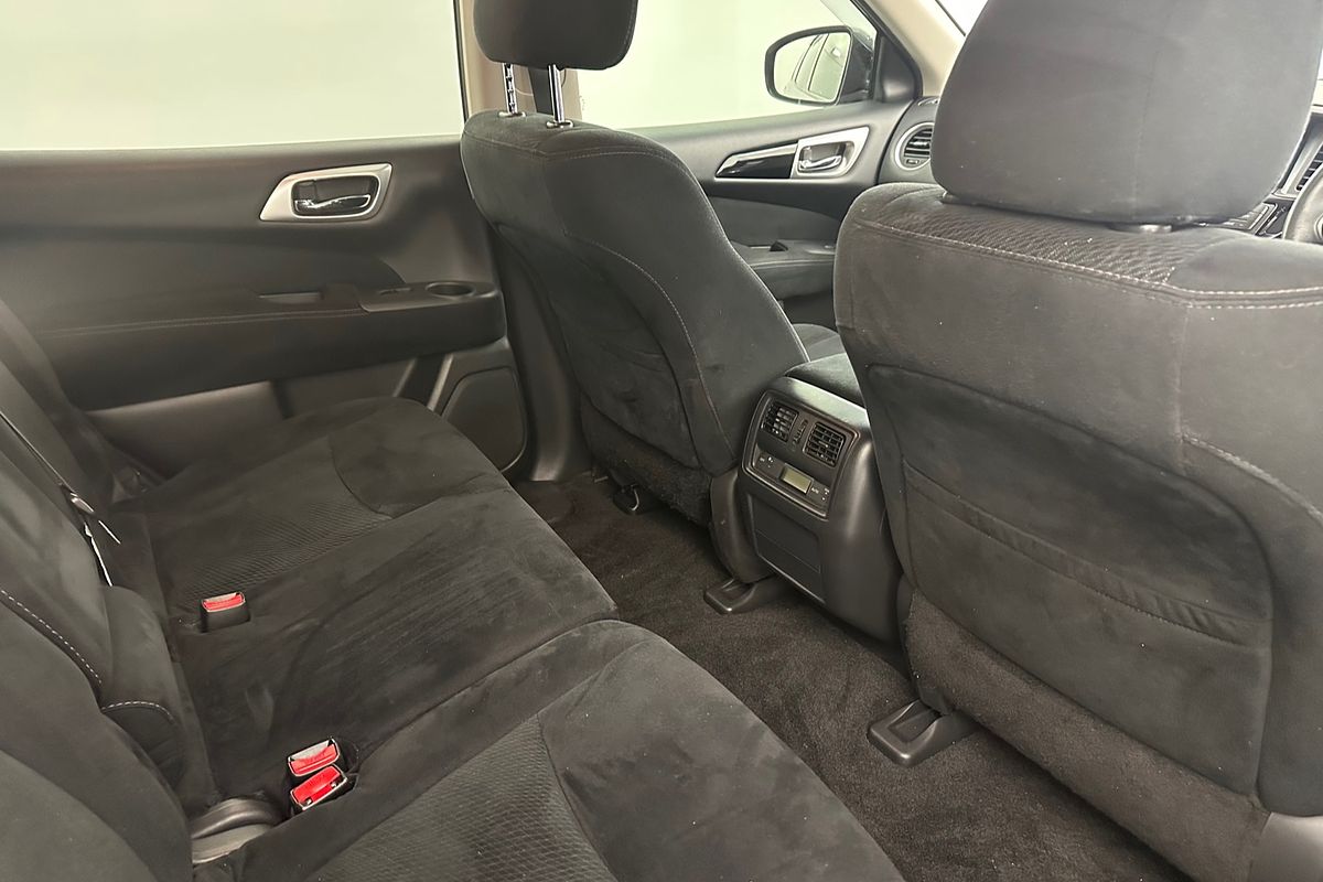 2015 Nissan Pathfinder ST R52