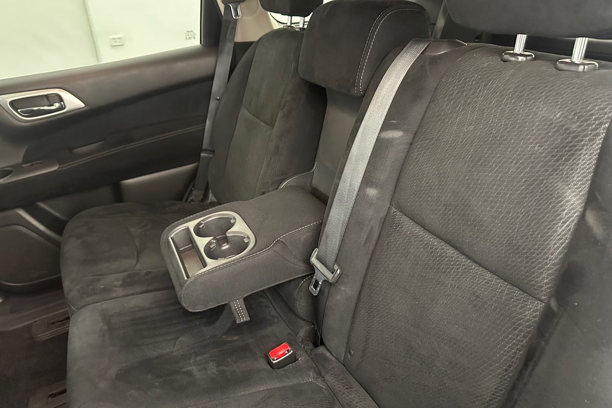 2015 Nissan Pathfinder ST R52