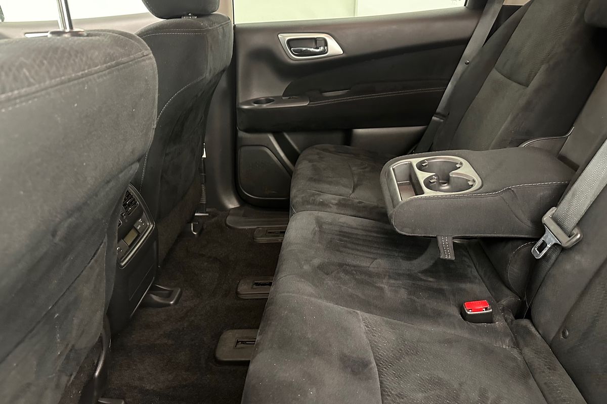 2015 Nissan Pathfinder ST R52