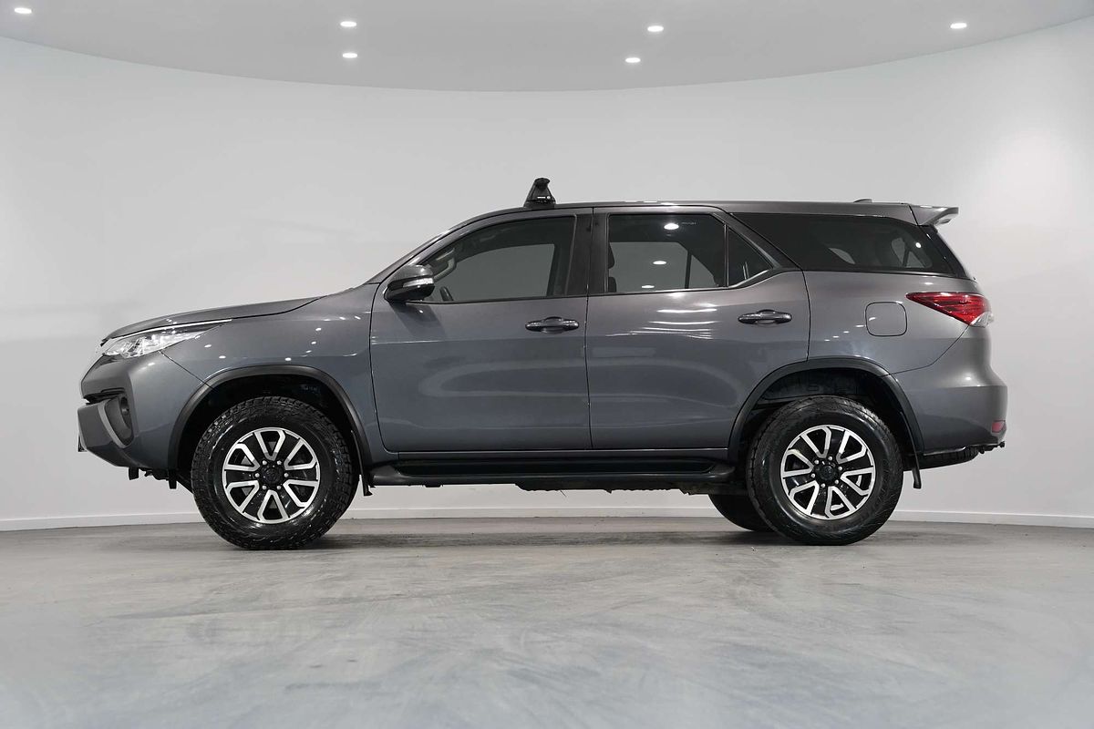 2017 Toyota Fortuner GX GUN156R