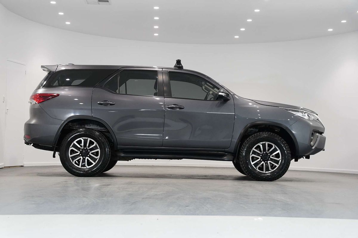 2017 Toyota Fortuner GX GUN156R