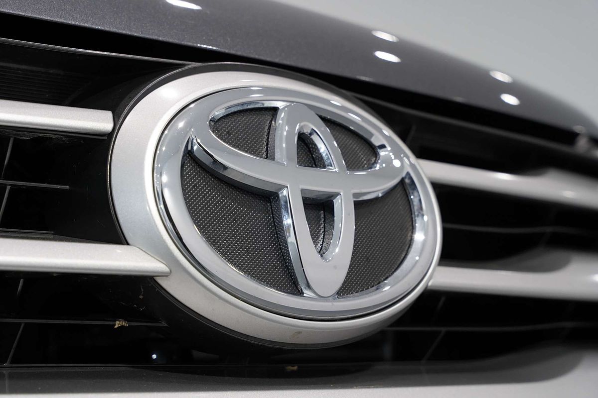 2017 Toyota Fortuner GX GUN156R