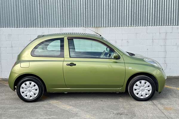 2003 Nissan MARCH