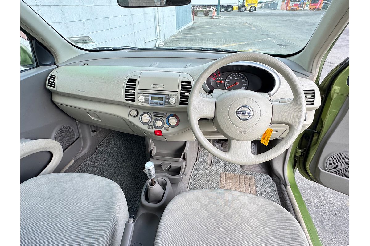 2003 Nissan MARCH