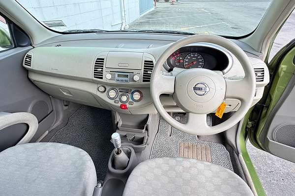 2003 Nissan MARCH