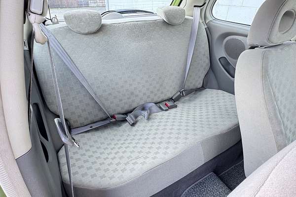 2003 Nissan MARCH