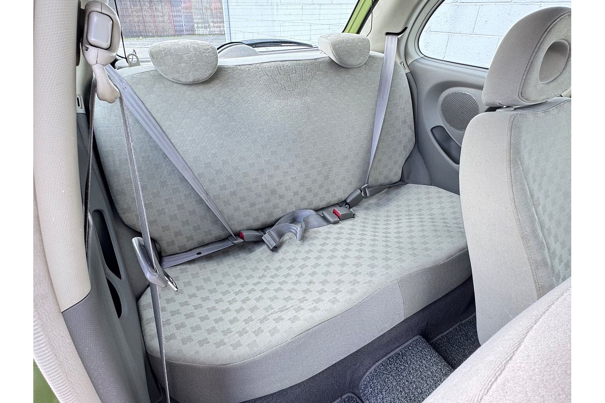 2003 Nissan MARCH