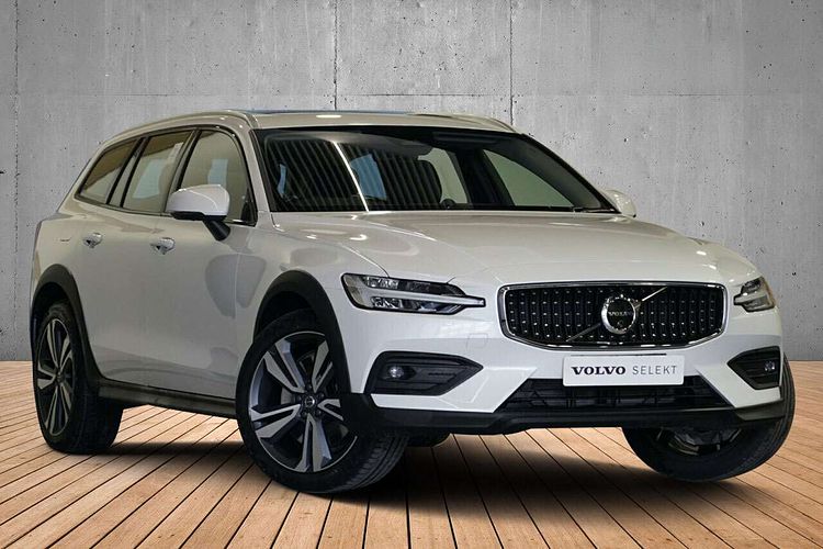 2024 Volvo V60 Cross Country Ultimate B5 Bright