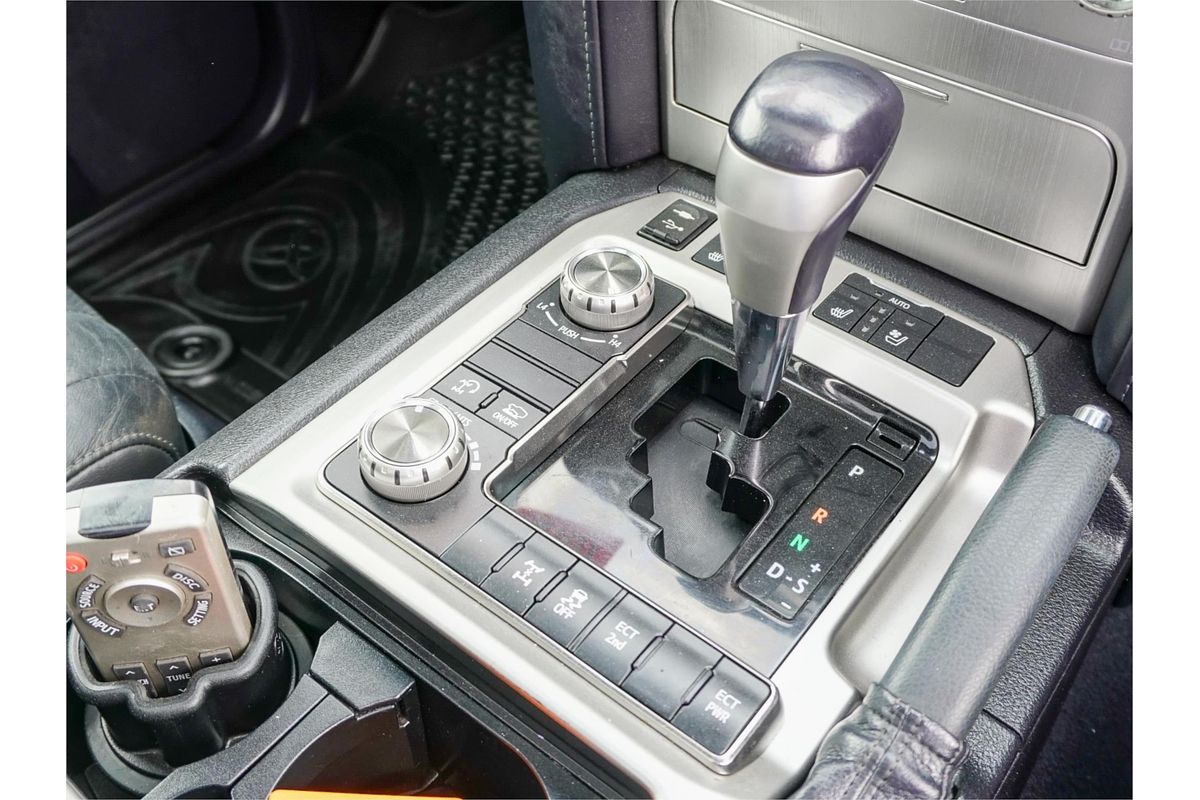 2016 Toyota Landcruiser Sahara VDJ200R