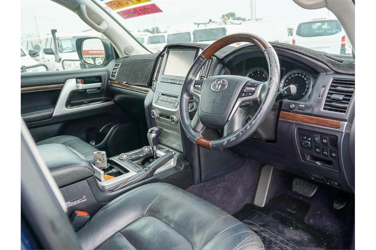 2016 Toyota Landcruiser Sahara VDJ200R