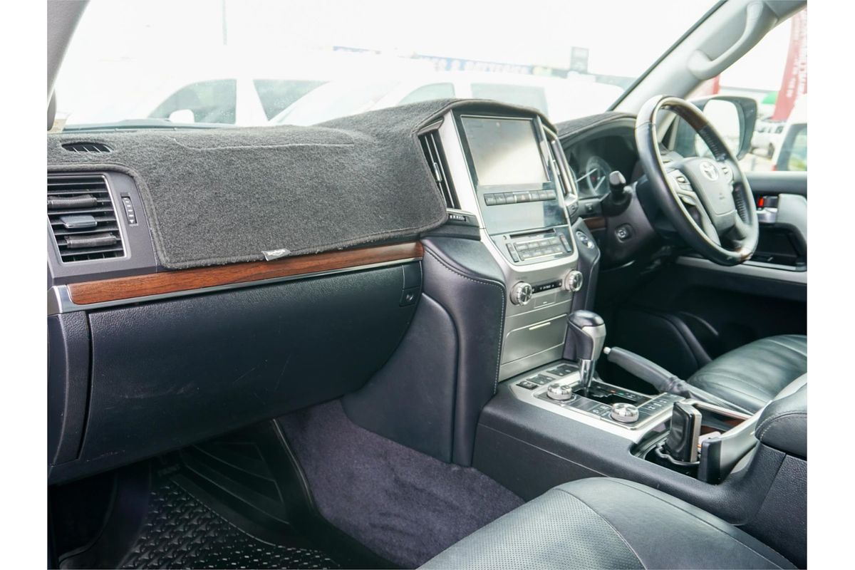 2016 Toyota Landcruiser Sahara VDJ200R