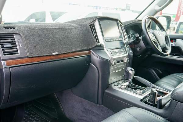 2016 Toyota Landcruiser Sahara VDJ200R