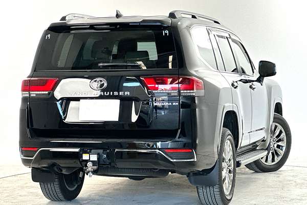 2023 Toyota Landcruiser Sahara ZX FJA300R