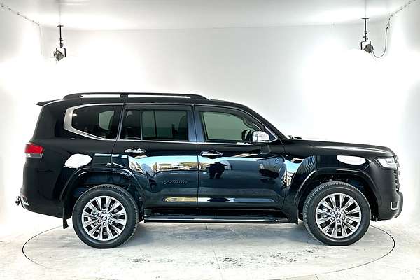 2023 Toyota Landcruiser Sahara ZX FJA300R