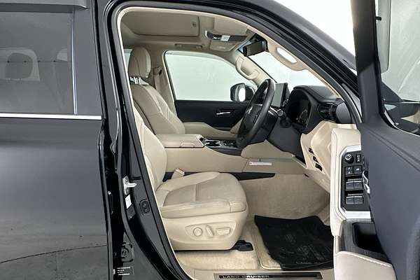 2023 Toyota Landcruiser Sahara ZX FJA300R