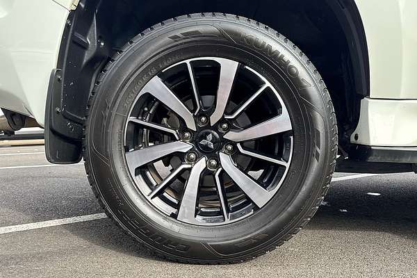 2016 Mitsubishi Pajero Sport Exceed QE