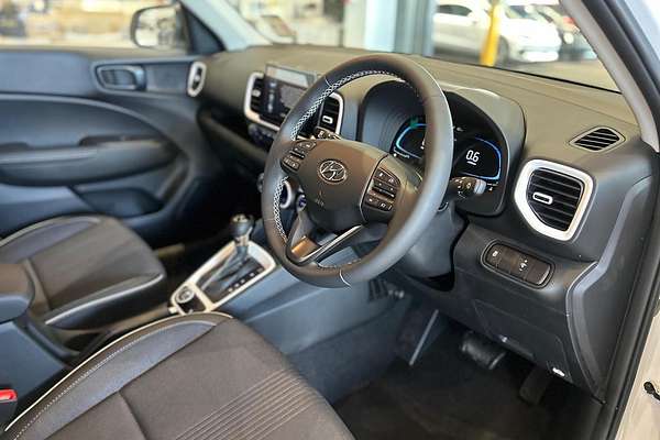 2025 Hyundai Venue Elite QX.V5