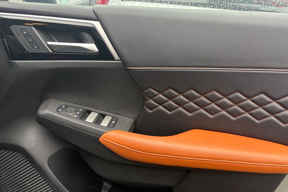 2024 Mitsubishi Outlander PHEV Exceed Tourer ZM