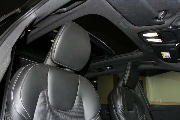 2024 Volvo XC60 Recharge T8 Black Edition Plug-In Hybrid