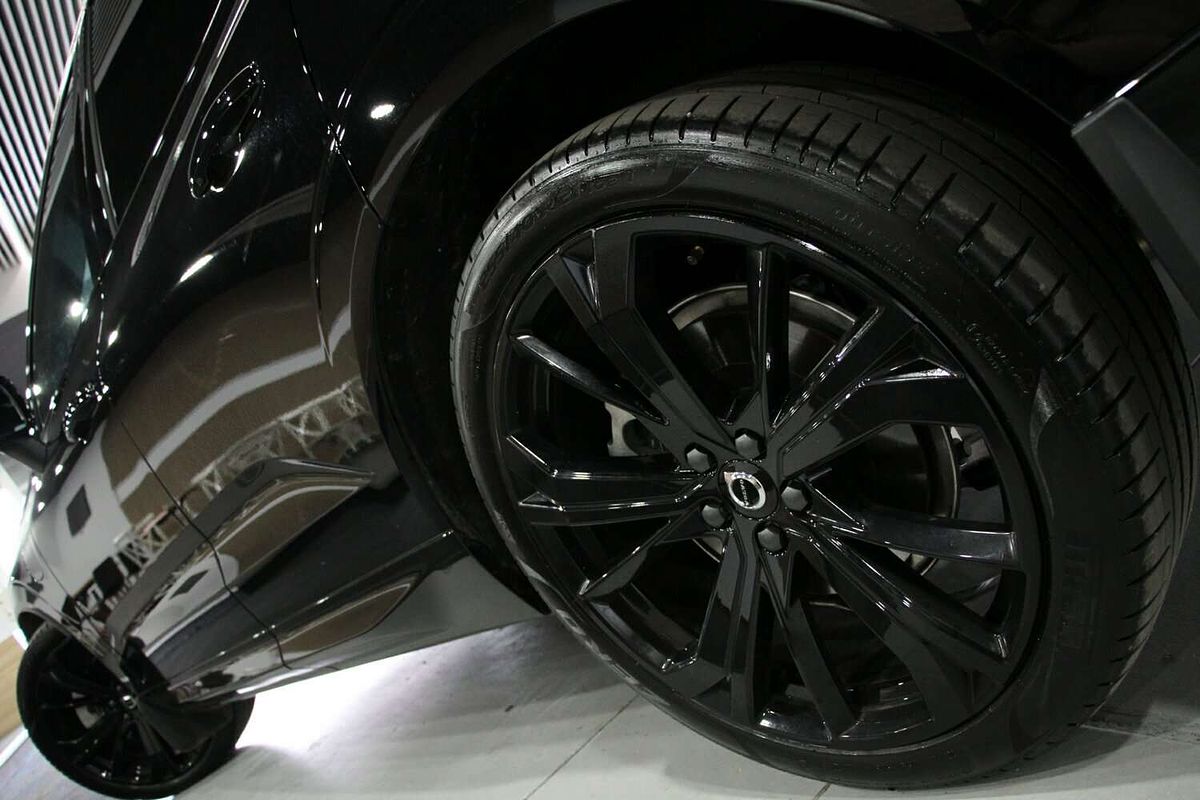 2024 Volvo XC60 Recharge T8 Black Edition Plug-In Hybrid