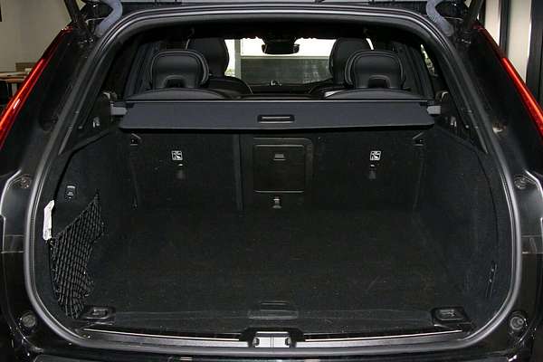 2024 Volvo XC60 Recharge T8 Black Edition Plug-In Hybrid