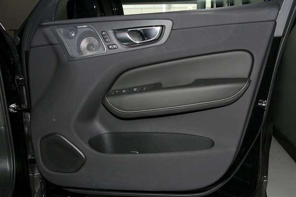 2024 Volvo XC60 Recharge T8 Black Edition Plug-In Hybrid