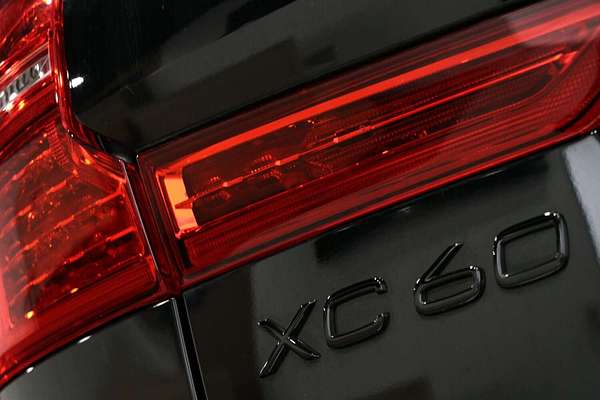 2024 Volvo XC60 Recharge T8 Black Edition Plug-In Hybrid