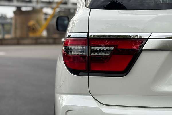 2024 Nissan Patrol Ti Y62