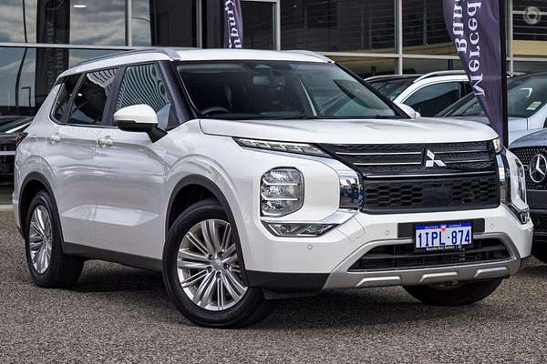 2022 Mitsubishi Outlander LS ZM