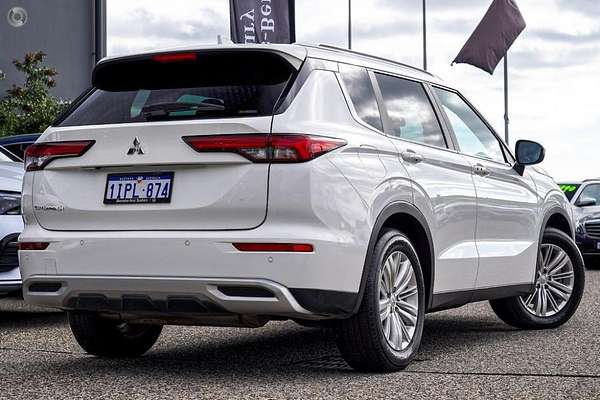 2022 Mitsubishi Outlander LS ZM