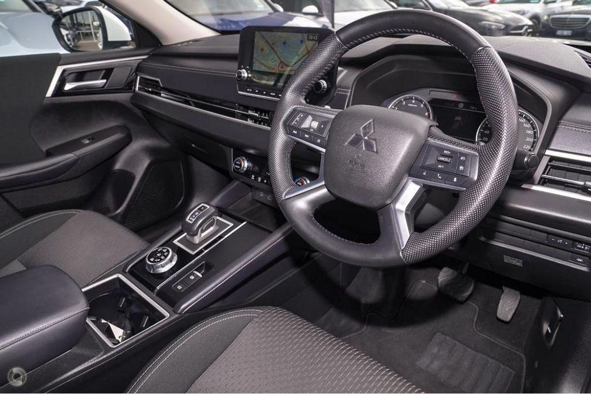 2022 Mitsubishi Outlander LS ZM