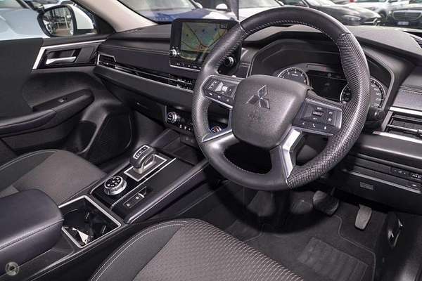 2022 Mitsubishi Outlander LS ZM