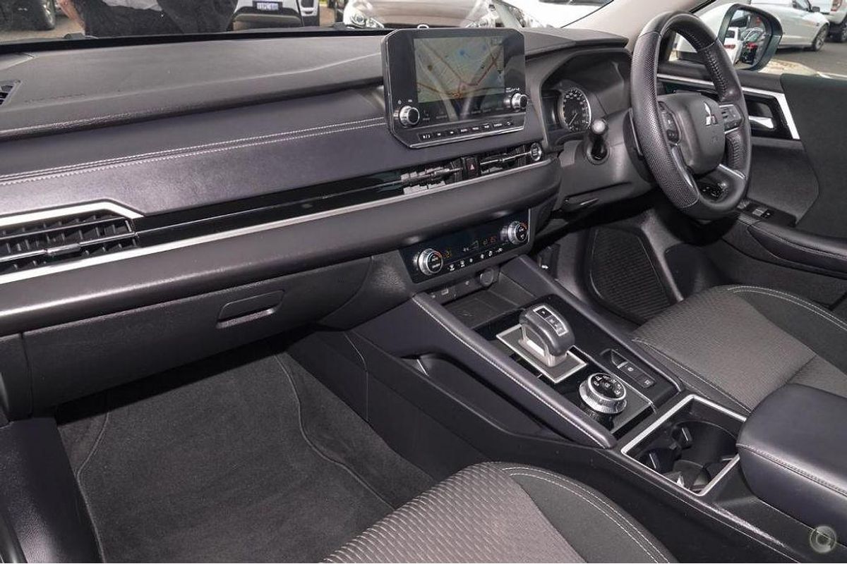 2022 Mitsubishi Outlander LS ZM