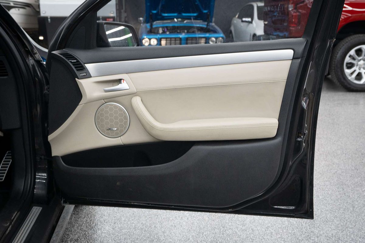 2011 Holden Special Vehicles Grange WM Series 3