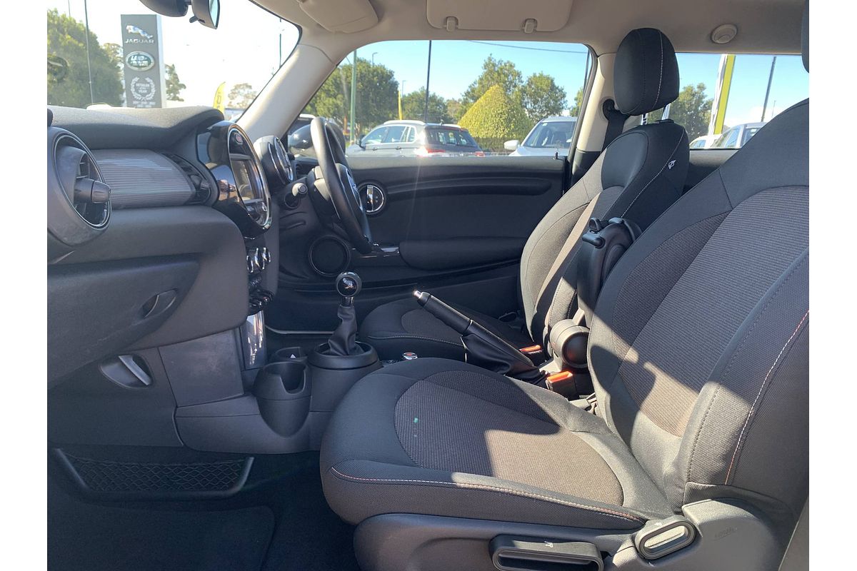 2014 MINI Hatch Cooper F56