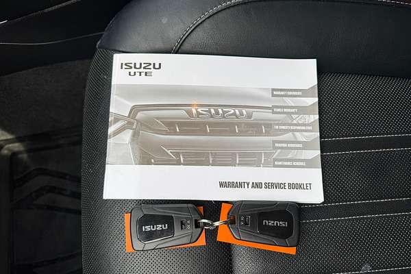 2023 Isuzu MU-X LS-T