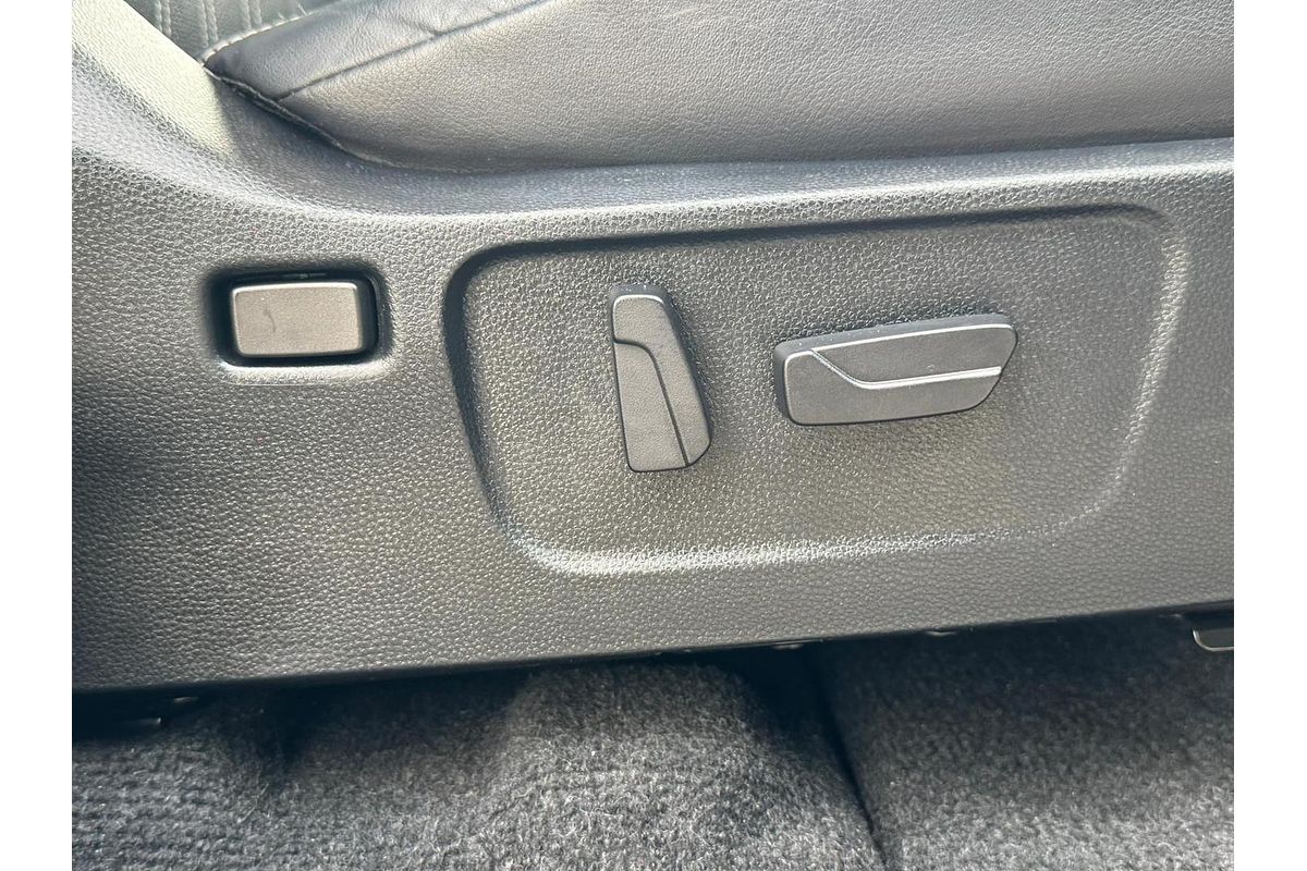 2023 Isuzu MU-X LS-T