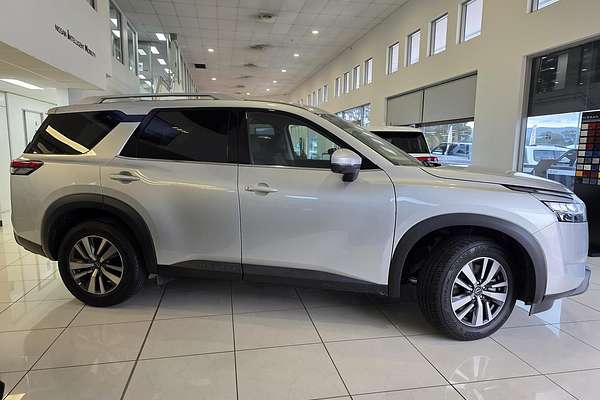 2023 Nissan Pathfinder Ti R53