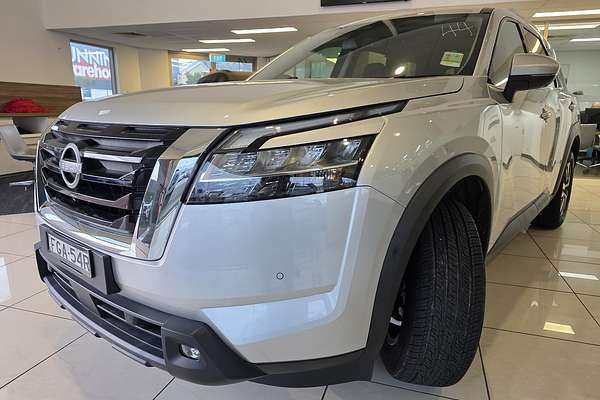 2023 Nissan Pathfinder Ti R53