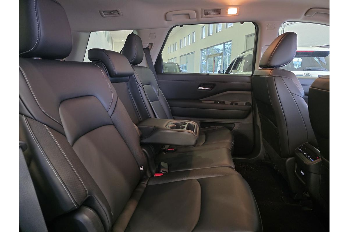 2023 Nissan Pathfinder Ti R53