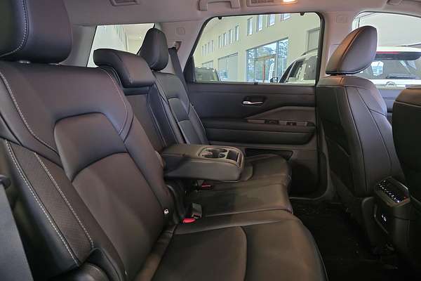 2023 Nissan Pathfinder Ti R53