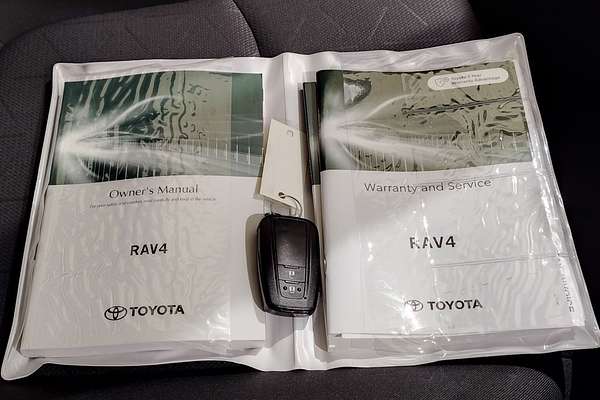 2022 Toyota RAV4 GXL MXAA52R