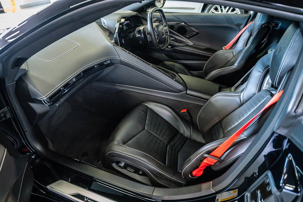 2024 Chevrolet Corvette Stingray 2LT C8