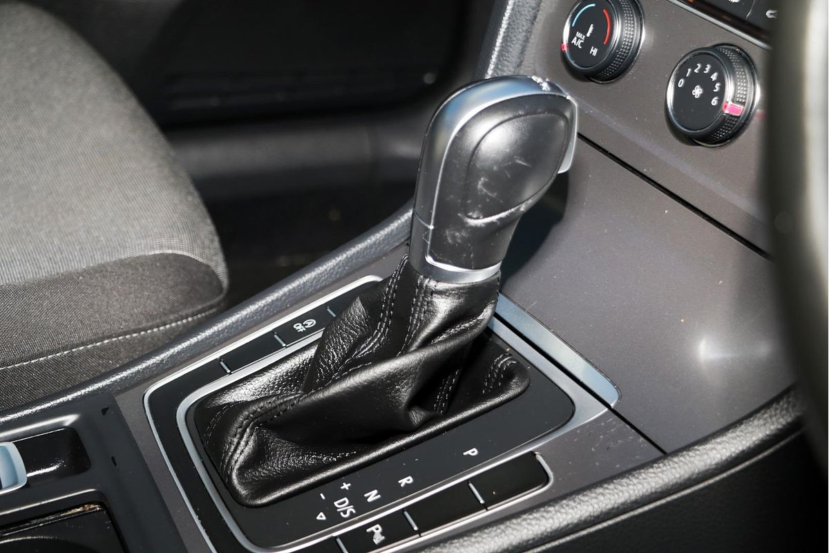 2016 Volkswagen Golf 92TSI Trendline 7