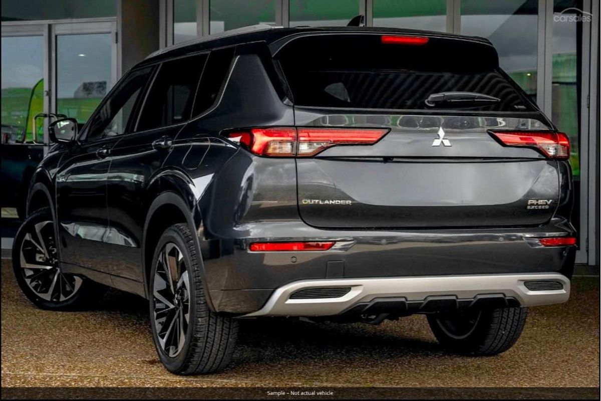 2024 Mitsubishi Outlander PHEV Exceed Tourer ZM