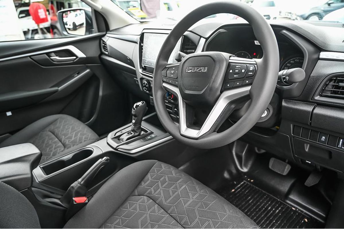 2025 Isuzu D-MAX LS-M 4X4