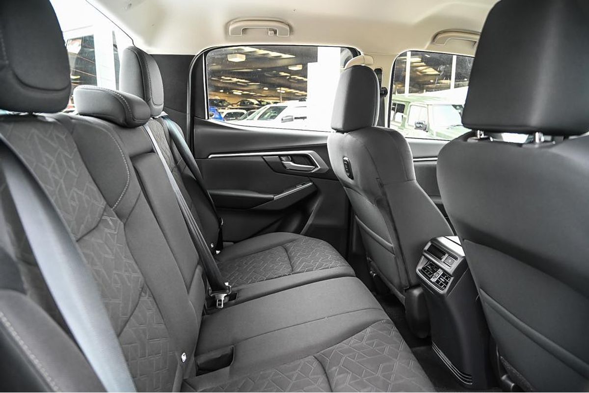 2025 Isuzu D-MAX LS-M 4X4