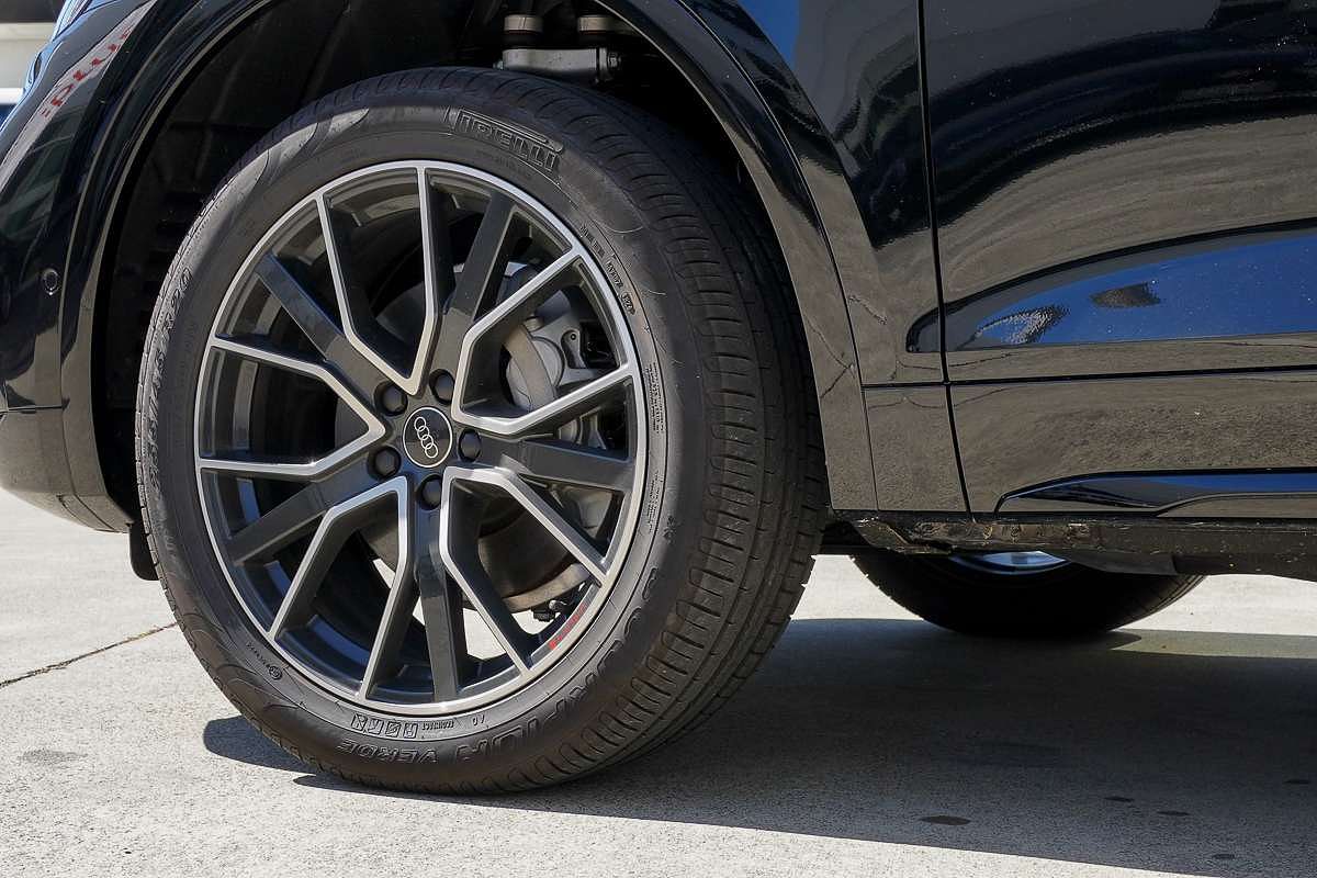 2024 Audi Q5 40 TDI S line FY